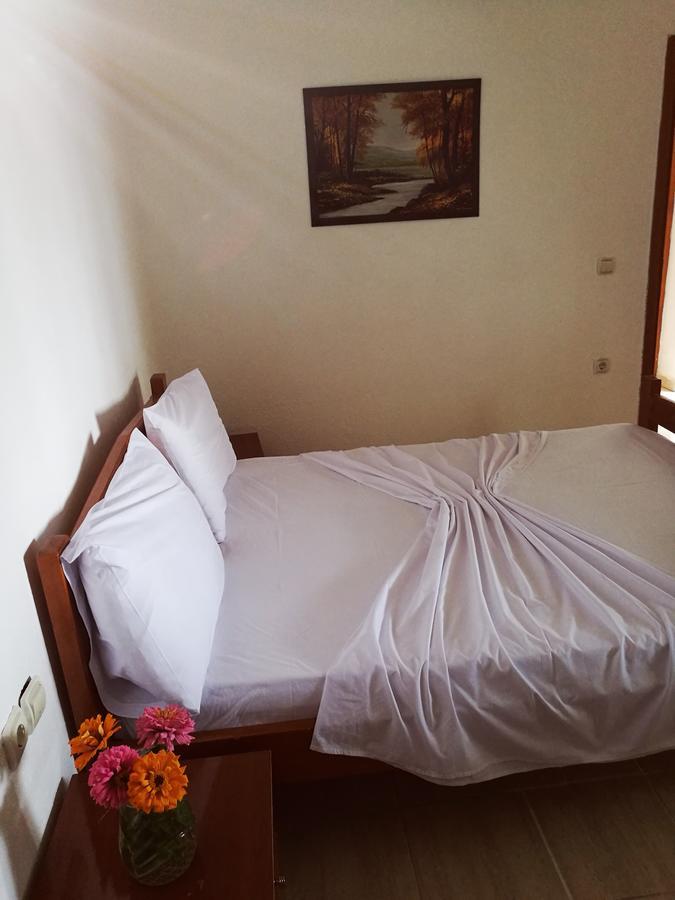 Piqeras Relax Guest House Dış mekan fotoğraf